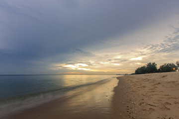 Fototapeta na wymiar landscape of sea beach and sky at dawn ; Songkhla Thailand (slow shutter speeds)