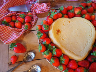 tarta de queso y fresas al estilo inglés
