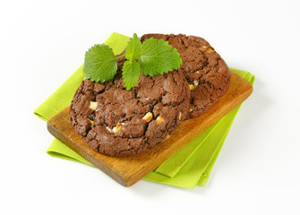 Chocolate nut fudge cookies