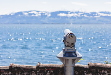 Blick auf Bodensee durch Fernrohr Landschaft in Lindau