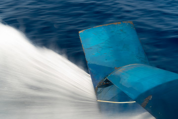 V-shaped wing of a hydrofoil boat based on the partial immersed principle in full driving