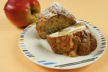 Нomemade Apple Pie and apple on the table