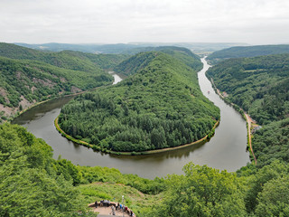Lastkähne auf der Saarschleife

