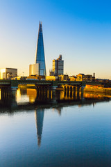 Obraz premium Sunrise at the Shard w Londynie