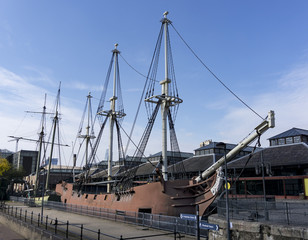 Warship with masts © Fay