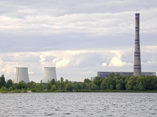 Fototapeta na wymiar Thermal power station on the shore of Lake Almaznoe. Kiev.