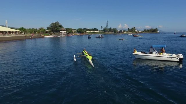 arriv&eacute;e course pirogue