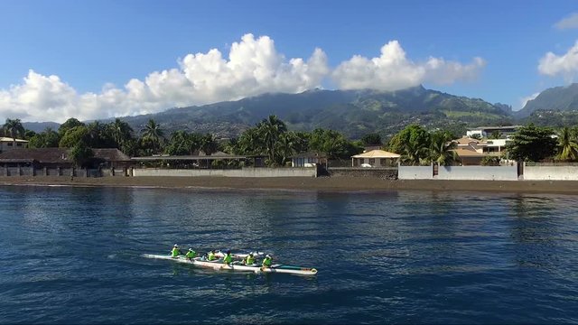 arriv&eacute;e course pirogue