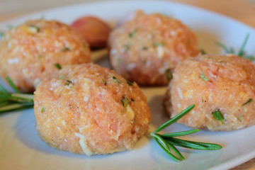 POLPETTE CRUDE DI CARNE