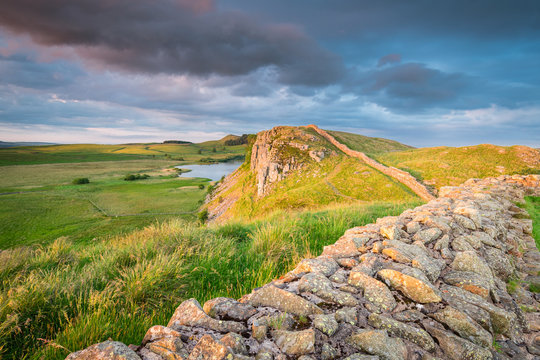 Hadrian's Wall above Highshield Crag / Hadrian's Wall is a World Heritage Site in the beautiful Northumberland National Park. Popular with walkers along the Hadrian's Wall Path and Pennine Way