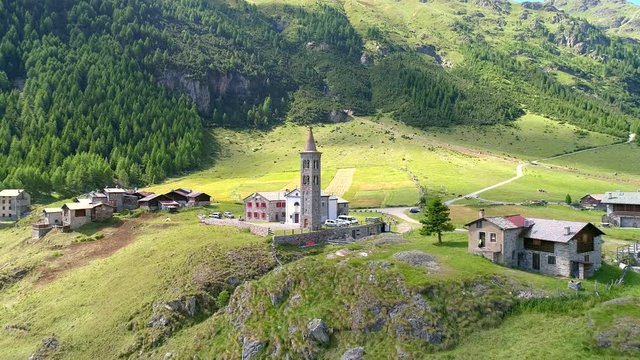 Aerial 4K - Val Grosina Orientale - Valtellina (IT) - Borgo di Eita 1700 mt.