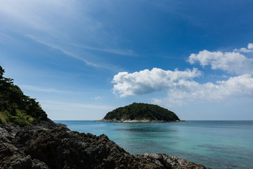 Fototapeta premium Island under blue sky