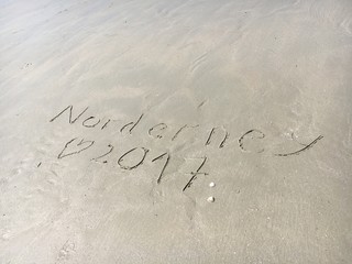 Gruß aus Norderney 2017 im Sand geschrieben