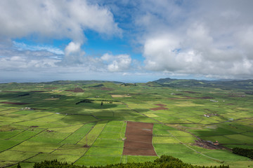 Terceira: Blick vom Serra do Cube auf Wiesen und Äcker
