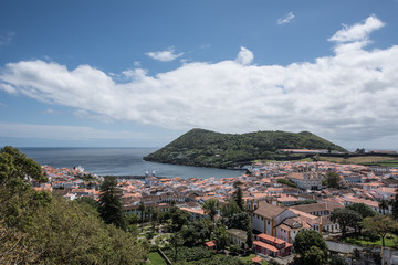 Blick auf Angra do Heroismo auf Terceira 