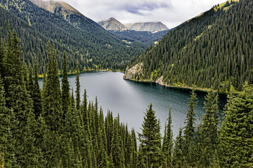 Panele Szklane  Górskie jezioro w Kazachstanie