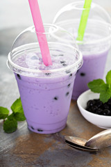 Berry bubble tea