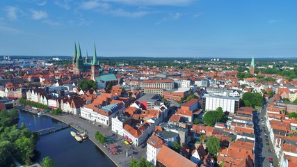 Fototapeta na wymiar Luftaufnahme Hansestadt Lübeck