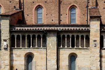 Fototapeta premium Duomo di Piacenza; loggette sul fianco sud-ovest