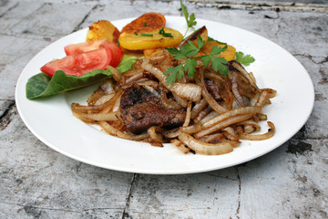 organisch, lifestyle, leber, zwiebeln, bratkartoffeln, salat, urbano, modern, neu, werbetafel