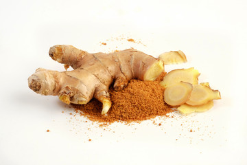 Sliced ginger and ginger powder