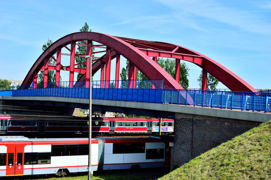 Wiadukt i pociąg