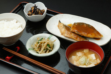 鯖の味噌煮定食