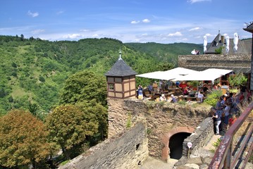 Besucher in der Marksburg, Braubach, Hessen