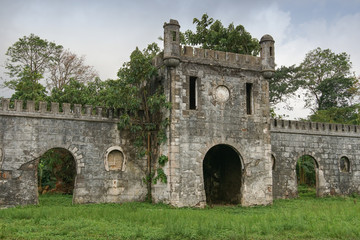 Fototapeta na wymiar Alte Plantage aus der Kolonialzeit, Principe Island, Sao Tome und Principe, Afrika