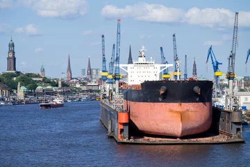 Photo sur Plexiglas Porte Vraquier dans le quai flottant d& 39 un chantier naval