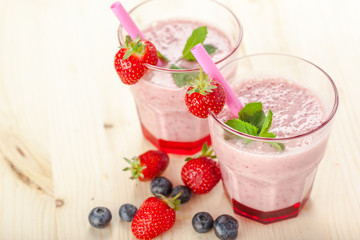 healthy berry smoothie in glass