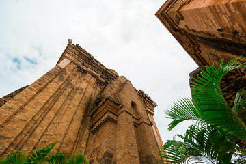 Obraz premium Old Vietnamese temple Tyam towers Po Nagar, Cham tower, Nha Trang