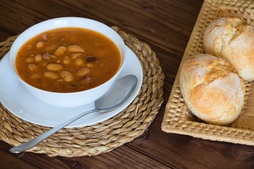 Bretons beans on a wooden table.