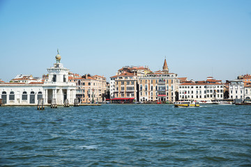 Fototapeta na wymiar View of the buildings of Venice from the Grand Canal