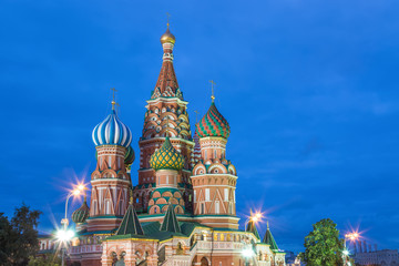 Fototapeta na wymiar Blue hour sunset view of St. Basil Cathedral in Moscow Red Square. World famous Russian Moscow landmark. Tourism and travel concept