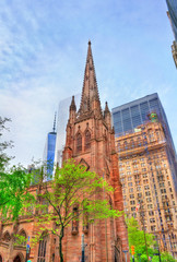 Obraz na płótnie Canvas View of Trinity Church in Manhattan, New York City