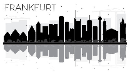 Obraz premium Frankfurt City skyline black and white silhouette with reflections.