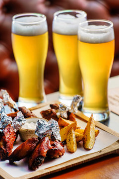 bbq buffalo wings with beer