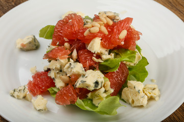 Grapefruit and blue cheese salad
