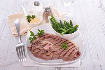 grilled lamb and green bean