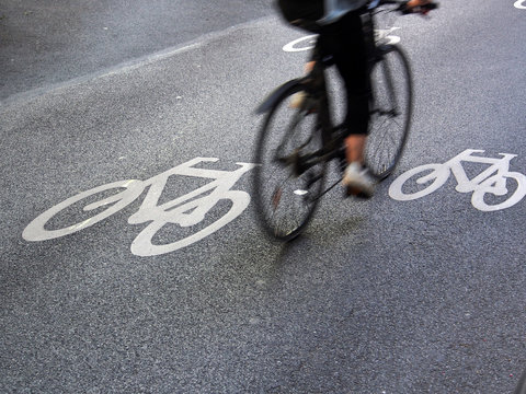Fototapeta Radfahrer auf der Straße: Markierung, Brüssel