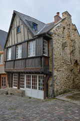 Dinan 2