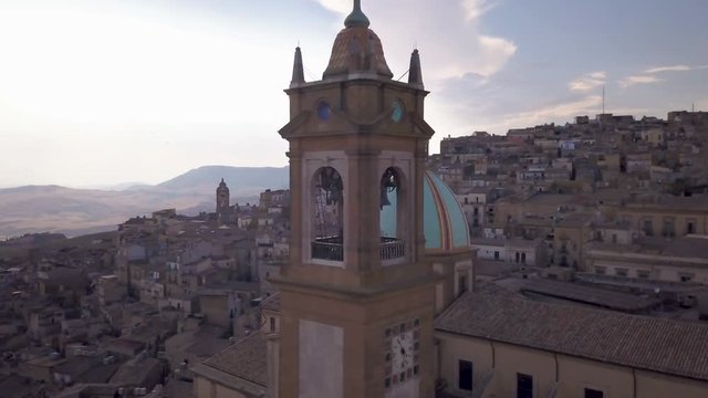 alt orbiting counter clockwise around San Giuliano cathedral in Caltagirone