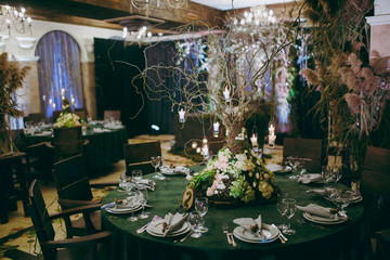 Decoration of tables at the wedding