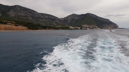 Plage gonone, port, sardaigne, italie, mer méditterannée, grottes bue marino