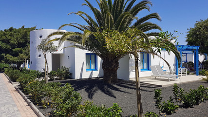 Voici une petite maison typique de Lanzarote, située à Playa Blanca.
