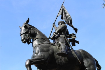 jeanne d'arc statue