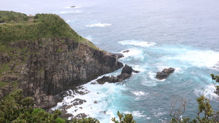 海と崖