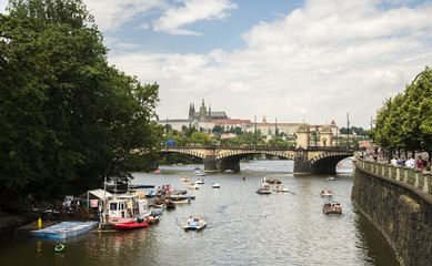 Fototapeta na wymiar Vue sur la Vltava à Prague