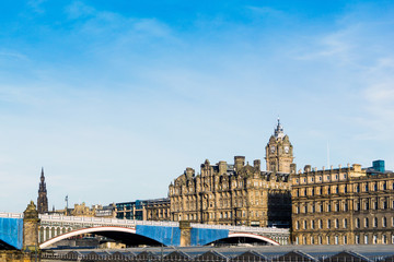 Fototapeta premium Street view of Historic Old Town Houses in Edinburgh, Scotland